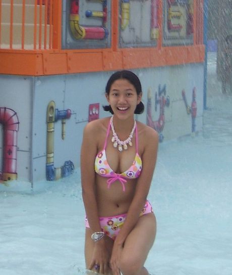 Sexy amateur Asian girls having a good time at the beach