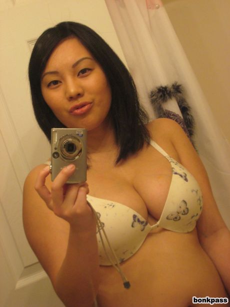 This sweet and chubby Chinese girl loves her vegetables