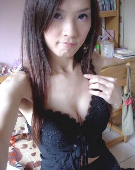 Gorgeous Asian amateur girls