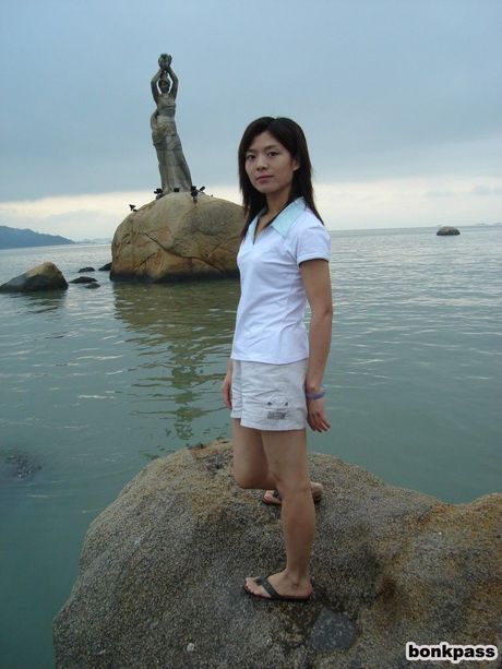 Taking nude pics of my gf during our trips