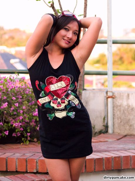 Dirty Pancake flashes her half Asian pussy outside