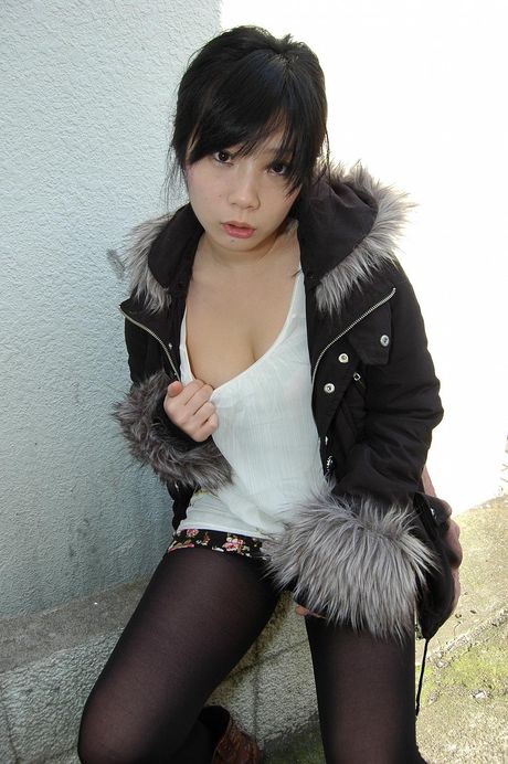 Teen Japanese babe Natsumi Haga gives her lover a nice blowjob before she stuffed it into her wet pussy.