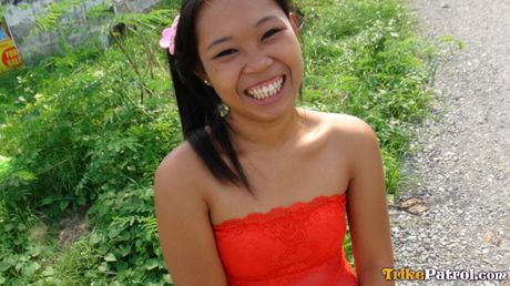 Asian teen Lyn gets her pussy licked and dicked by a horny guy