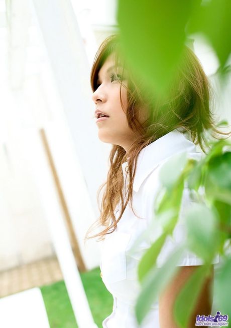 Marylin - Cute Asian model shows her hot body