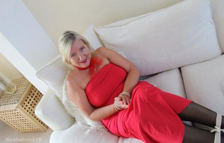 Asian mommy amateur with amazing melons gets blindfolded and fucked by her master