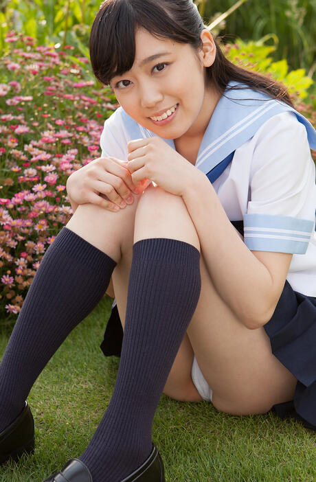 Japanese Schoolgirl Pics